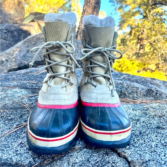 Sorel Caribou waterproof fleece trimmed  boots women size 7.5 (fits like size 8) - Picture 1 of 10